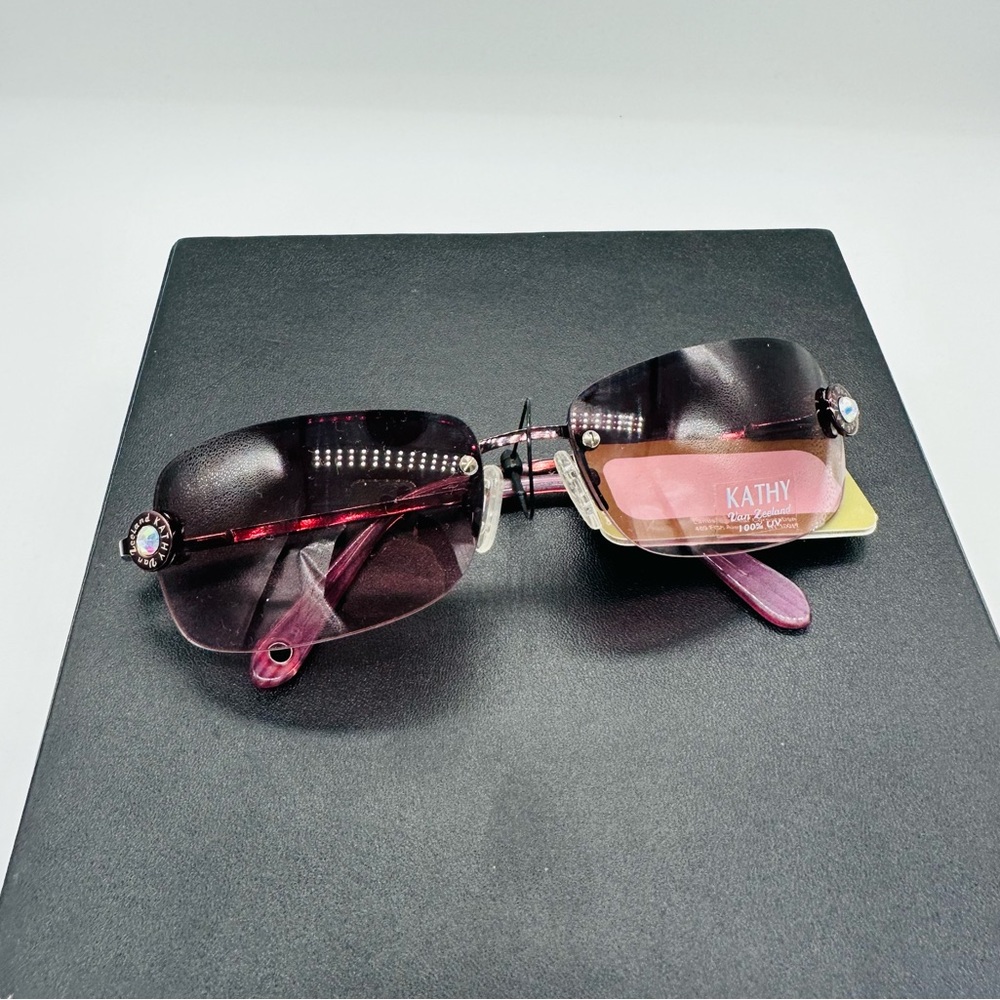 Kathy Van Zeeland Sunglasses NWT 💯% UV